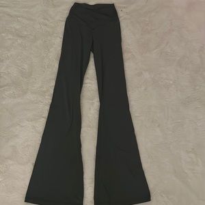 Selling offline aerie flare leggings!